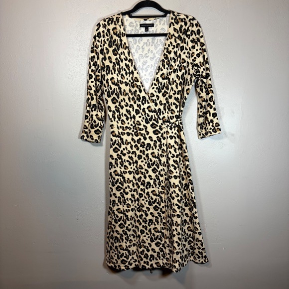 Banana Republic Dresses & Skirts - Banana Republic Leopard Print Wrap Dress Knee Length Tan Black M 472569